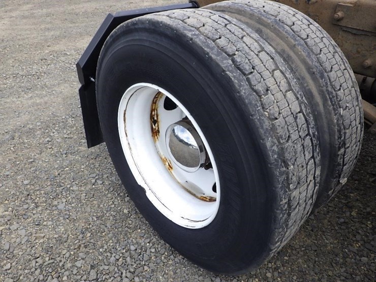 2006-peterbilt-387-image-25