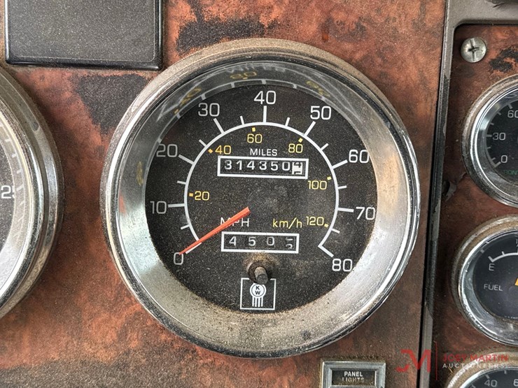 kenworth-w900-image-38