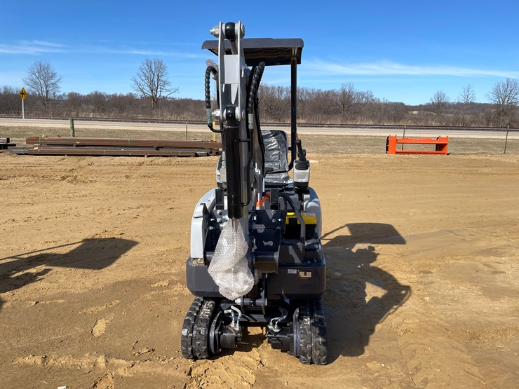 #1032-•-new-ats-me18-mini-excavator-image-2