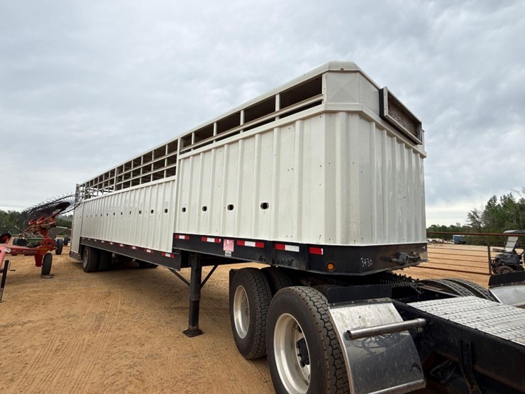 2016-neville-trailer-image-1