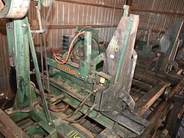 #116-•-cleereman-38-3hb-carriage-and-track-image-10