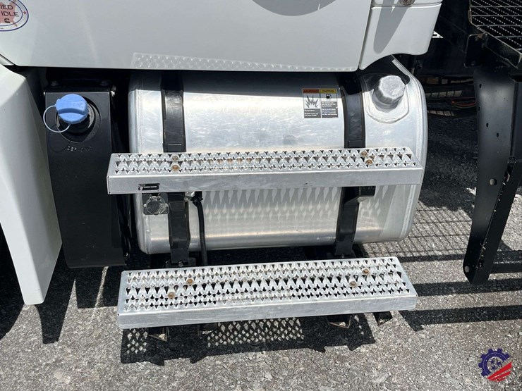 2025-kenworth-t380-image-21