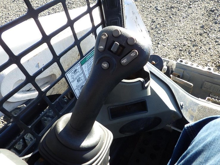 2020-bobcat-s550-image-24