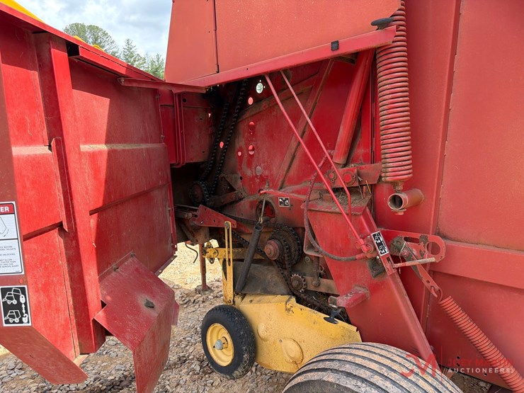 new-holland-660-image-14