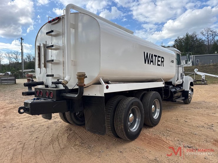 2001-mack-ch613-image-3