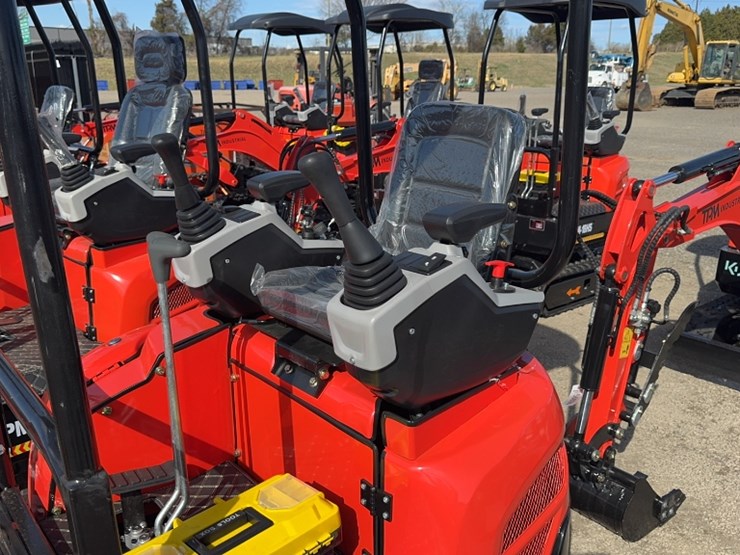 #1096-•-2025-tpm-18hs-mini-excavator-image-13