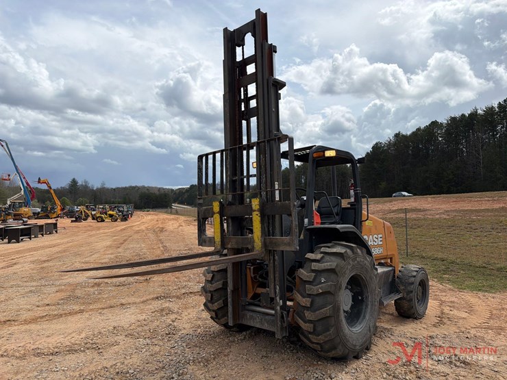 2019-case-586h-image-5