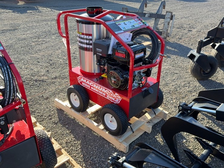 #2069-•-magnum-4000-portable-pressure-washer-image-4