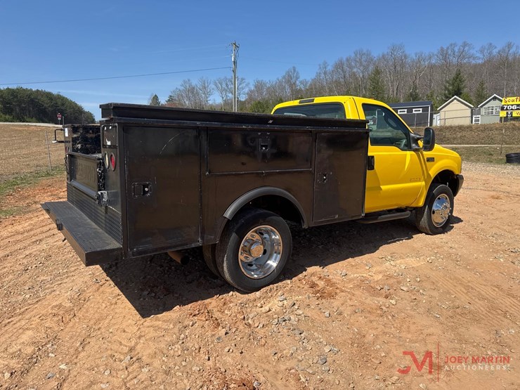 2004-ford-f550-xl-image-4