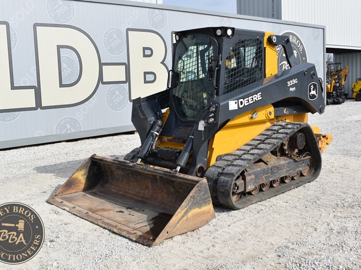 2023-deere-333g-image-2
