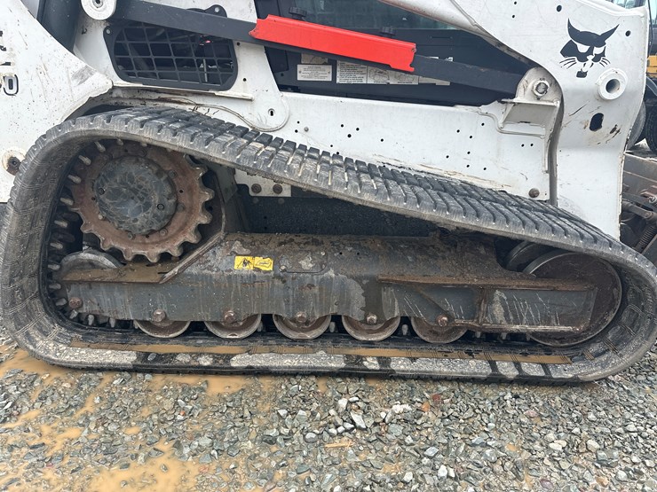 2022-bobcat-t770-image-59