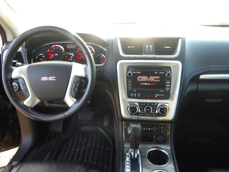 2013-gmc-acadia-image-9