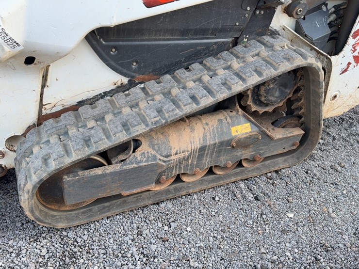 2020-bobcat-t64-image-11