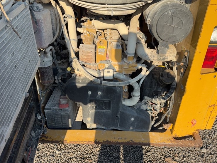 caterpillar-246d-image-10