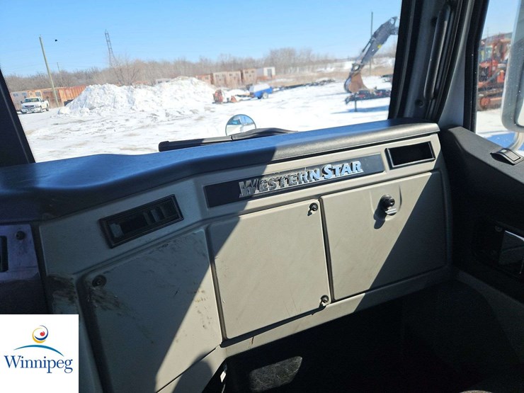 2014-western-star-4700-image-19