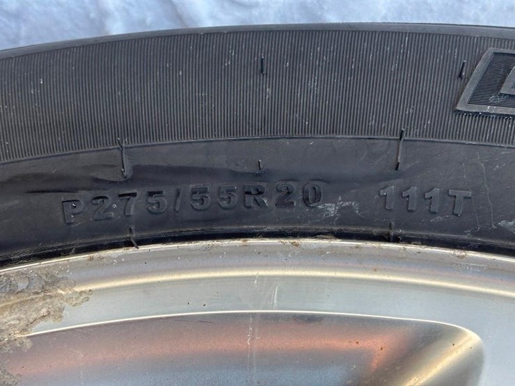 2009-chevrolet-suburban-image-29