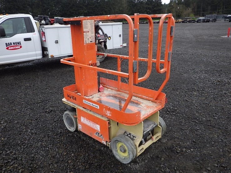 2014-jlg-1230es-image-7