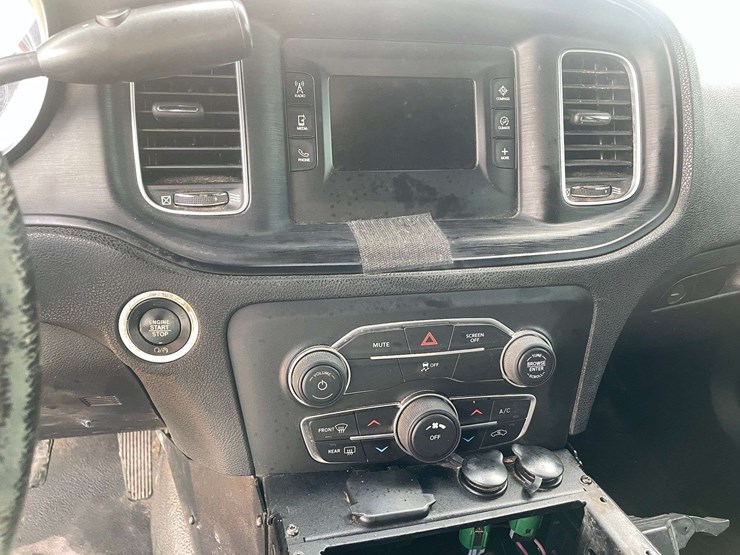 2017-dodge-charger-4-door-police-sedan-(79,558-miles)-image-13