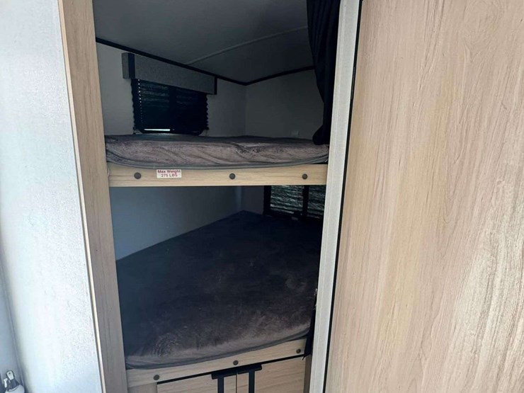 2021-radiance-28bh-bumper-pull-camper---bunks-image-36