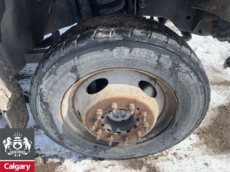 2015-ford-f550-image-12