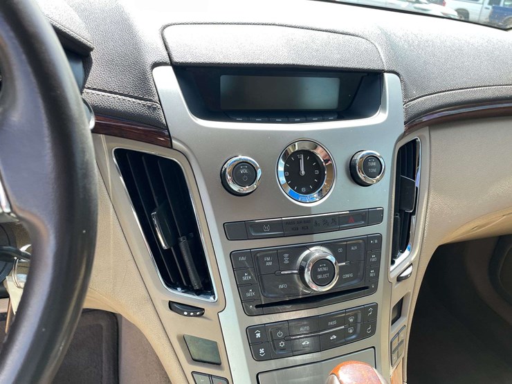 2011-cadillac-cts-4-door-sedan-(182,813-miles)-image-13