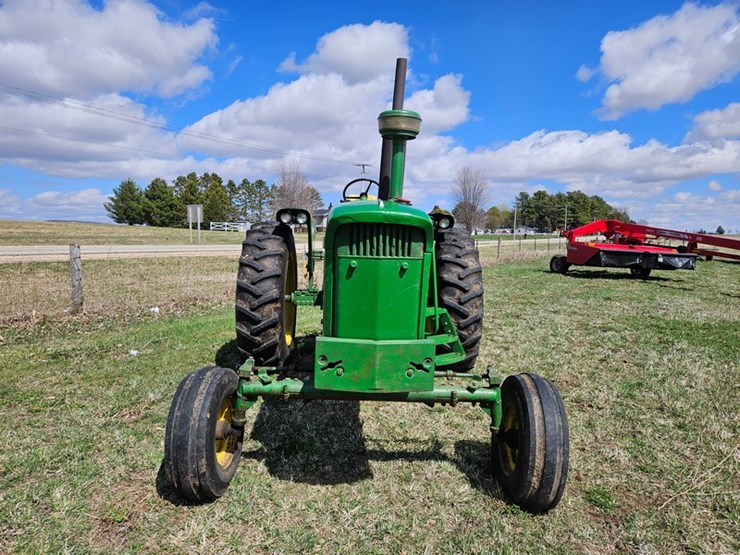 john-deere-4010-image-8