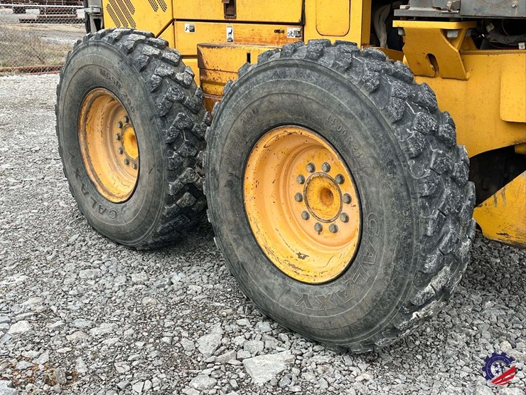 2003-volvo-g710b-image-12