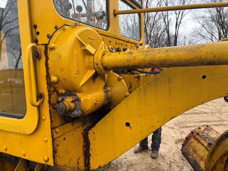 caterpillar-12-image-51