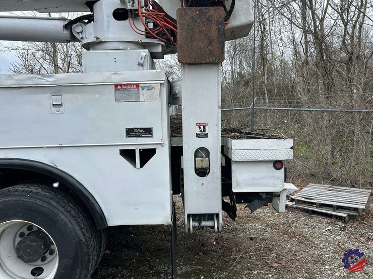 2009-international-7400-image-33