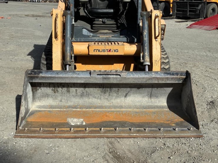 2012-mustang-2100rt-image-7