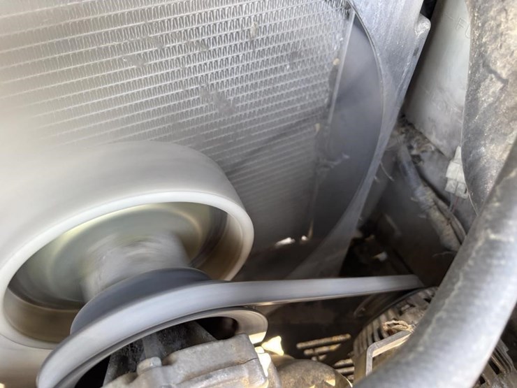 2011-nissan-mcp1f2a25lv-image-33