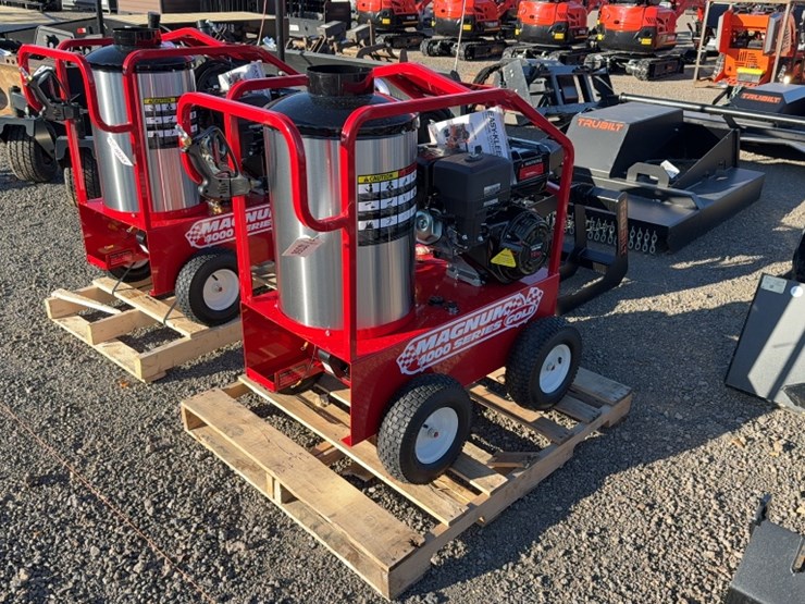 #2070-•-magnum-4000-portable-pressure-washer-image-1