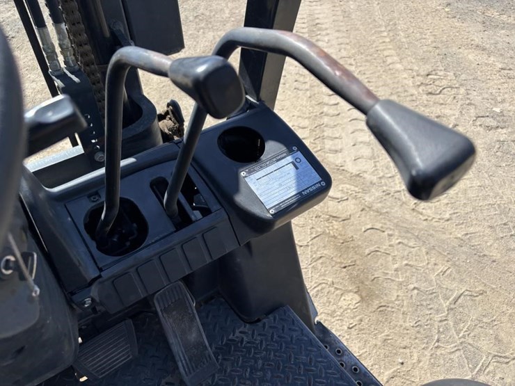 2007-nissan-mcp1f2a25lv-image-23