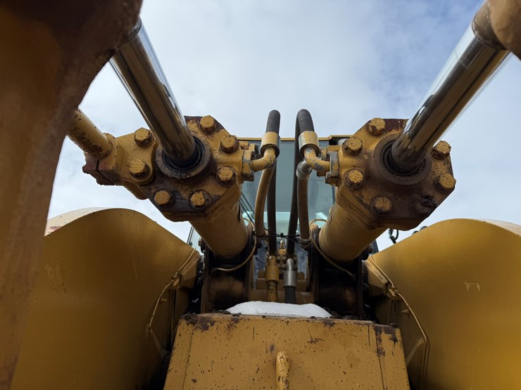 caterpillar-980g-image-19