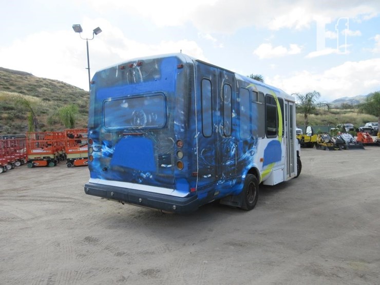 2016-ford-e450-image-3