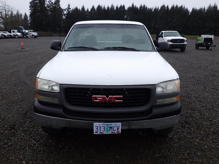 2001-gmc-2500-image-2