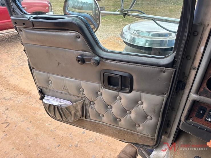 kenworth-w900-image-40