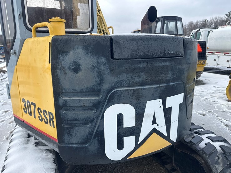 caterpillar-307-image-11