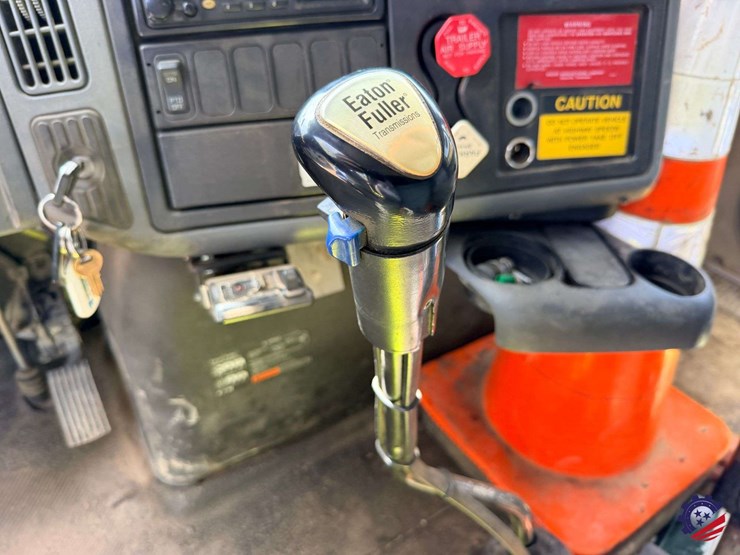 2007-international-7400-image-74