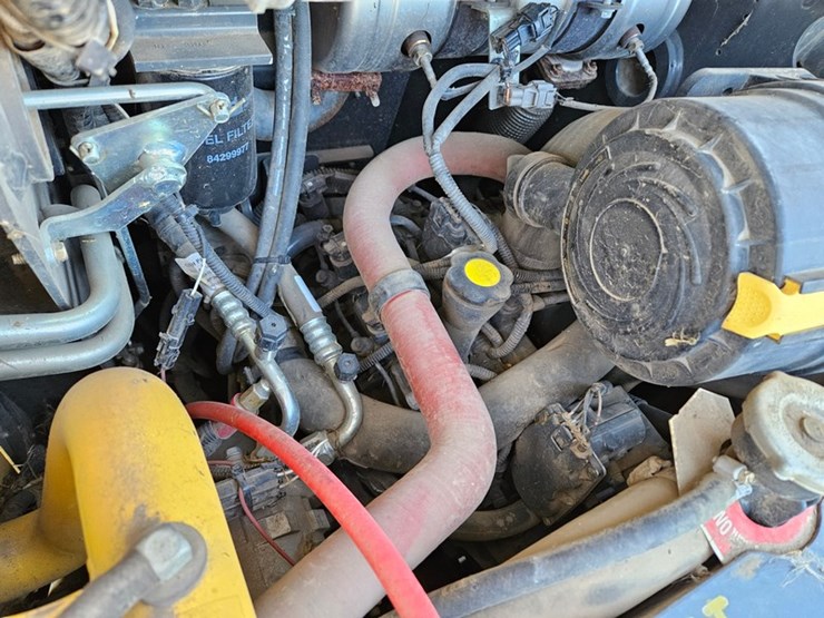 new-holland-l218-image-15