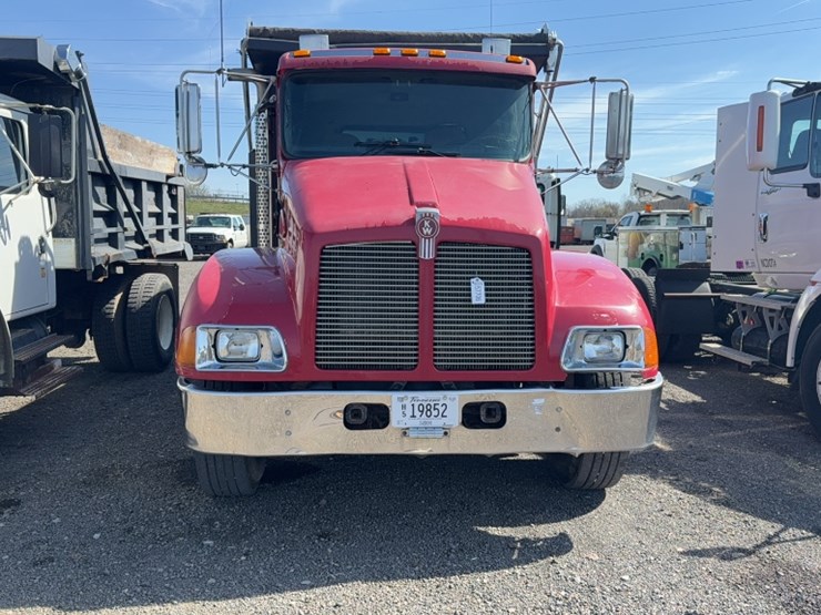 2003-kenworth-t300-image-2