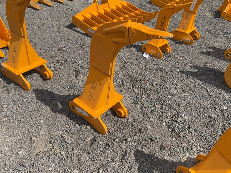 caterpillar-307-image-1