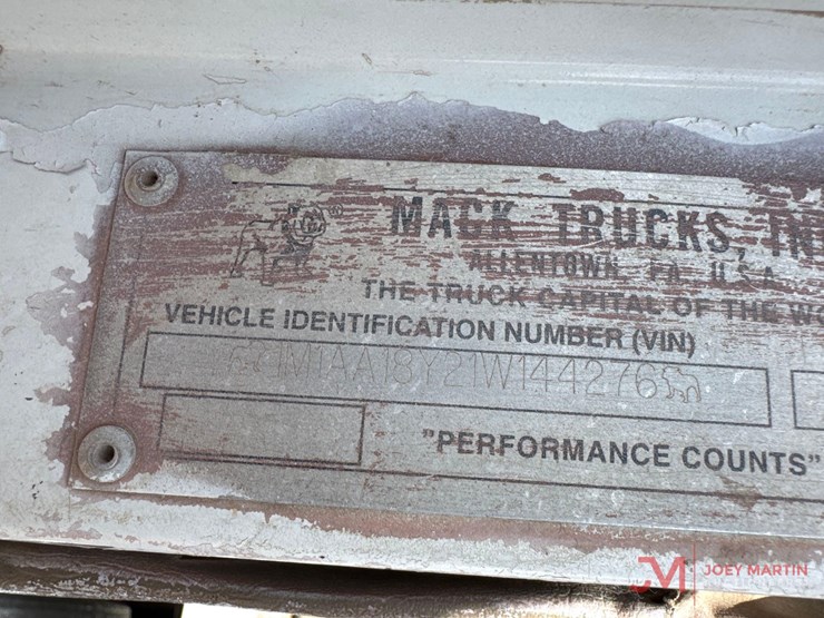 2001-mack-ch613-image-43