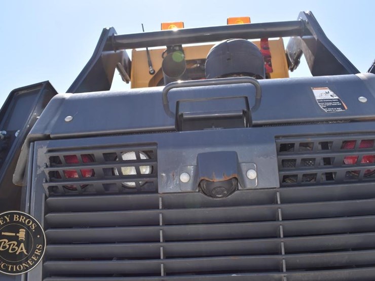 2020-deere-333g-image-27