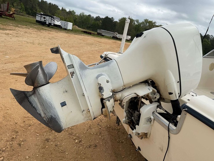 2003-sea-hunt-escape-200d-bay-boat-image-27