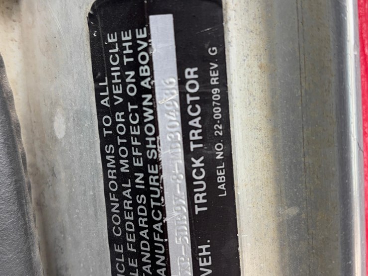 1991-peterbilt-379-sleeper-image-15