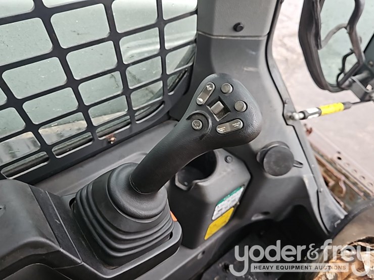 2023-bobcat-t76-image-27