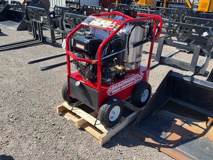 #2029-•-magnum-4000-portable-pressure-washer-image-1