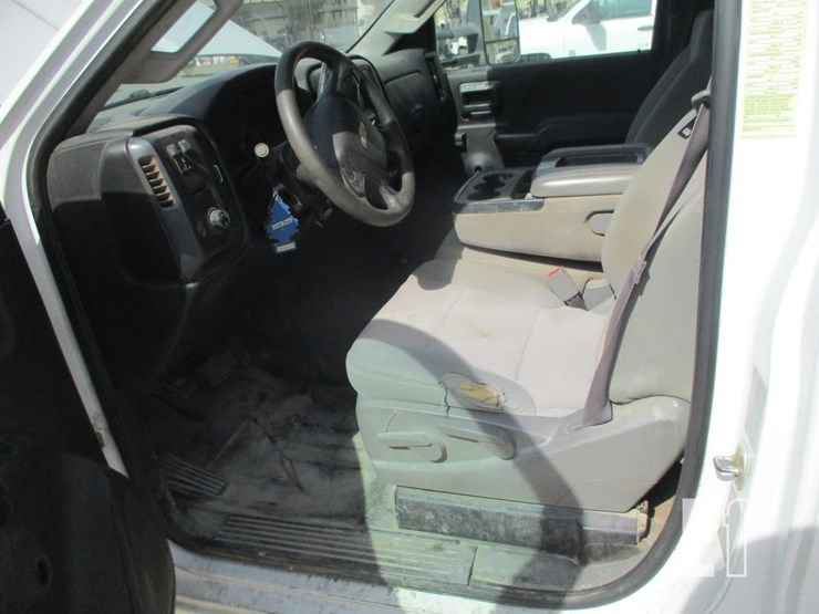 2017-chevrolet-3500hd-image-6