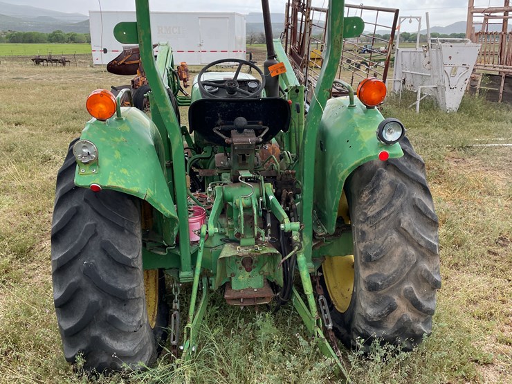 john-deere-1050-image-4